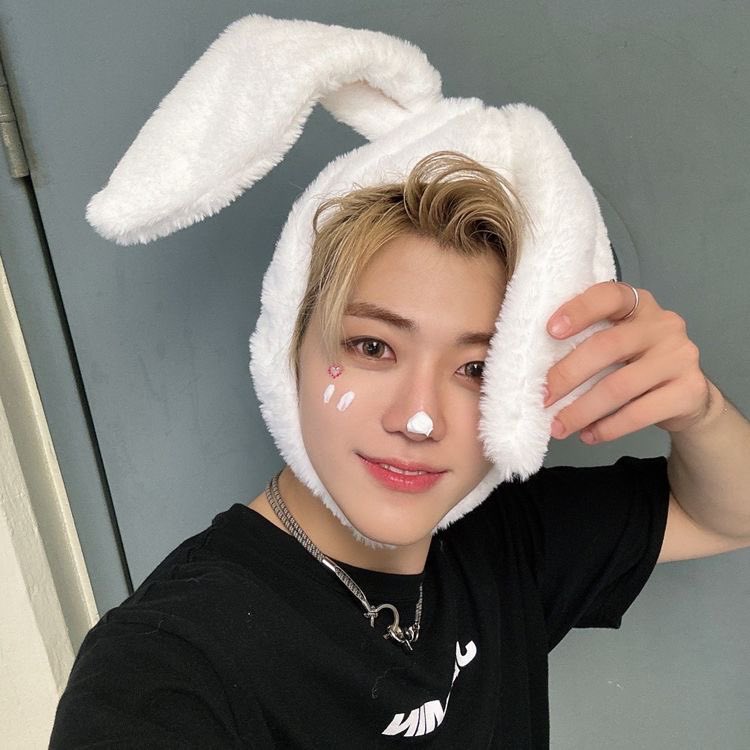 yujaeluver's tweet photo. i think it would actually kill him to not be a babygirl princess the way he is. like that’s his natural state https://t.co/htsZ5bwVtw
