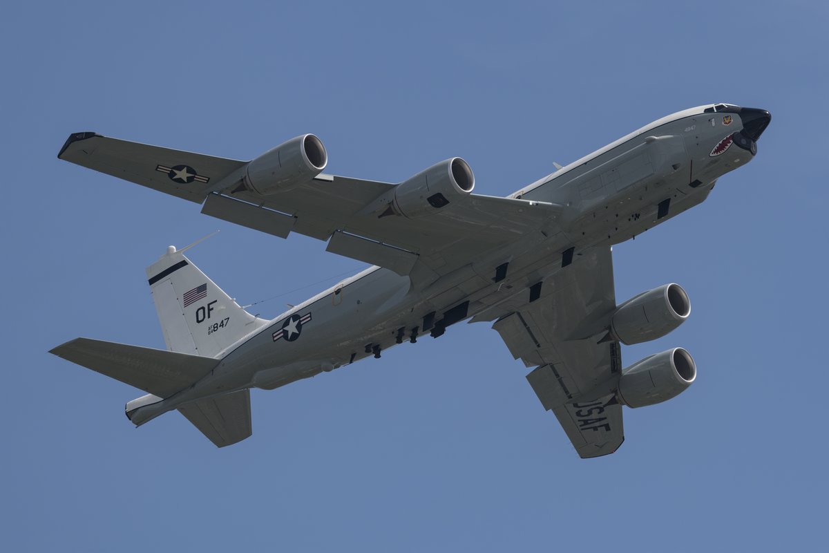 Golf9Photos's tweet photo. For Shark mouth lovers and Antenna lovers😜
RC-135U 64-14847/OF 45RS 55WG
#AvGeek #rc135 #CombatSent #offutt #cobra47 #yokota #aviation #aviationphotography #planespotting https://t.co/QwF6ac8QFT