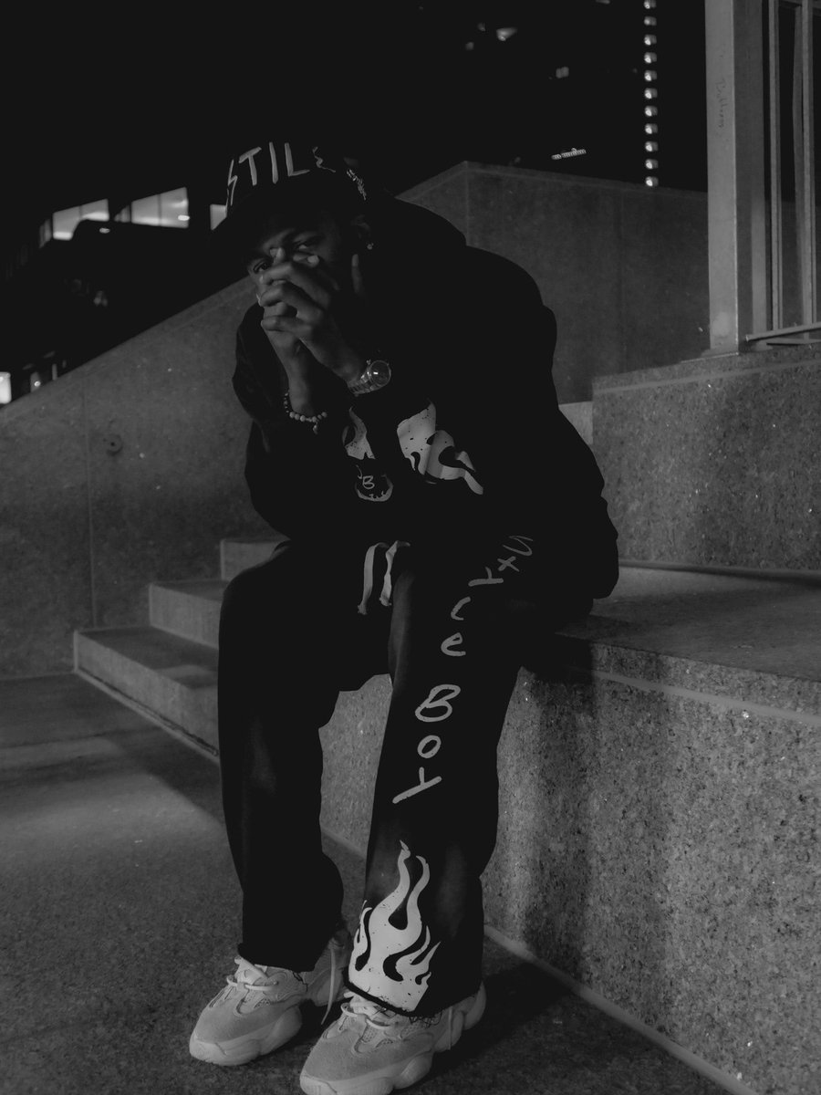 AustynStyles's tweet image. Out The Way!!