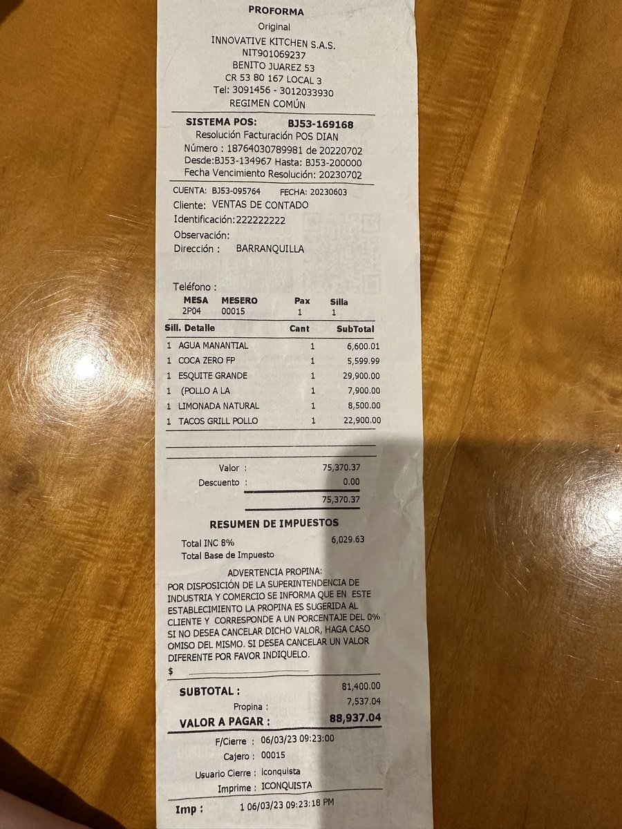 josednamen's tweet photo. @benitojuarezcm vengo a vivir una experiencia asquerosa cr 53 en ñ pedí dos limonadas y me traen un agua de limón larga y sin sabor totalmente horrible las meseras caronas y me traen la comida nada parecido a como lo pedí y con demoras de una hora y 30 horrible! https://t.co/5wTOvqVqZC