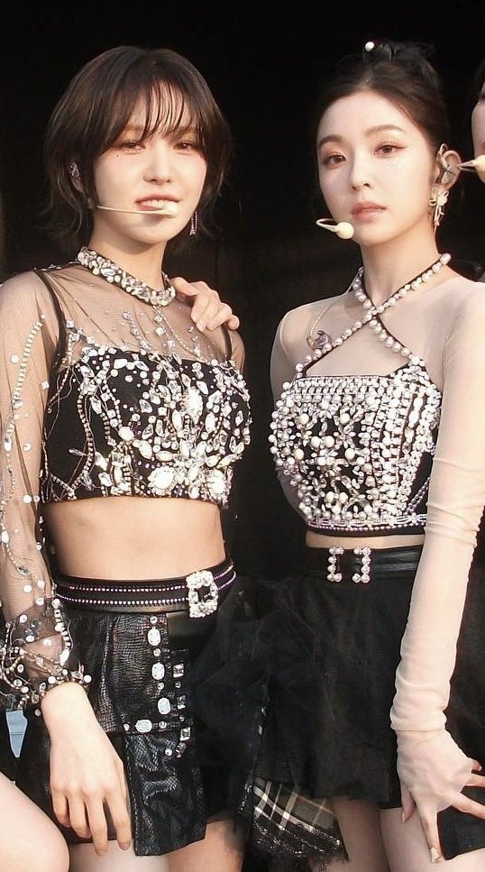 IRENE’S BIGGEST FAN 🩷 tweet media