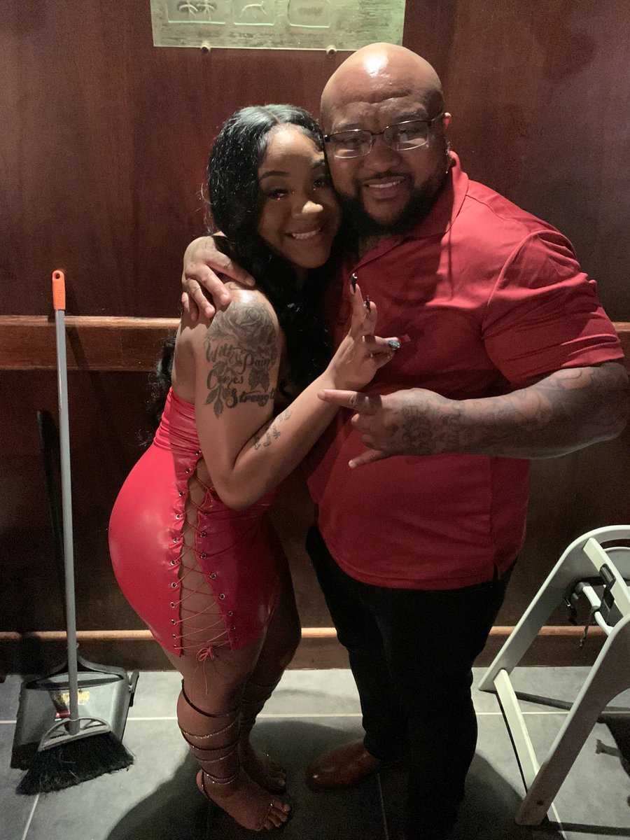 My baby 18 now😩 the world is yours baby and just know like always no matter what daddy is 1 call away🤞🏽🌹🦍❤️❤️