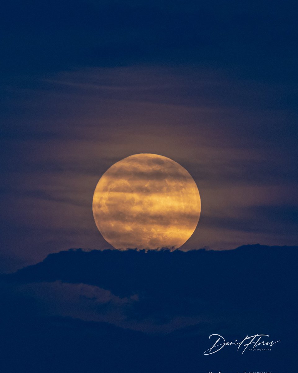 Nice look of the Strawberry Moon rising behind the storm clouds this evening. 
<a href="/averytomascowx/">Avery Tomasco</a> 
#StrawberryMoon #clouds