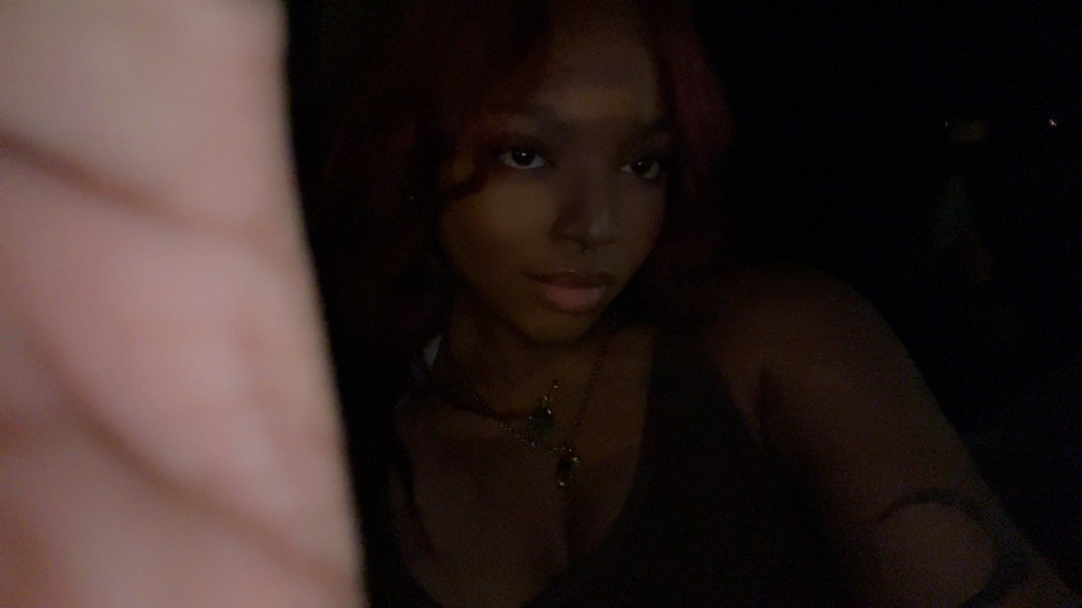 HEARTOFABG's tweet image. it’s like people don’t want to get up and take selfies anymore.