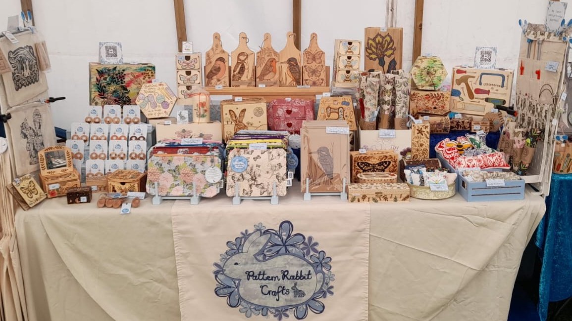 Morning folks! We are back for day 2 of County Fest and the sun is still shining. We are at Westmoreland Showground 10am-4pm today.
#patternrabbit_crafts #countryfest #notjustthelakes #cumbria #craftmarkettoday #craftstall #Pyrography #printedgifts #textiles #boxes