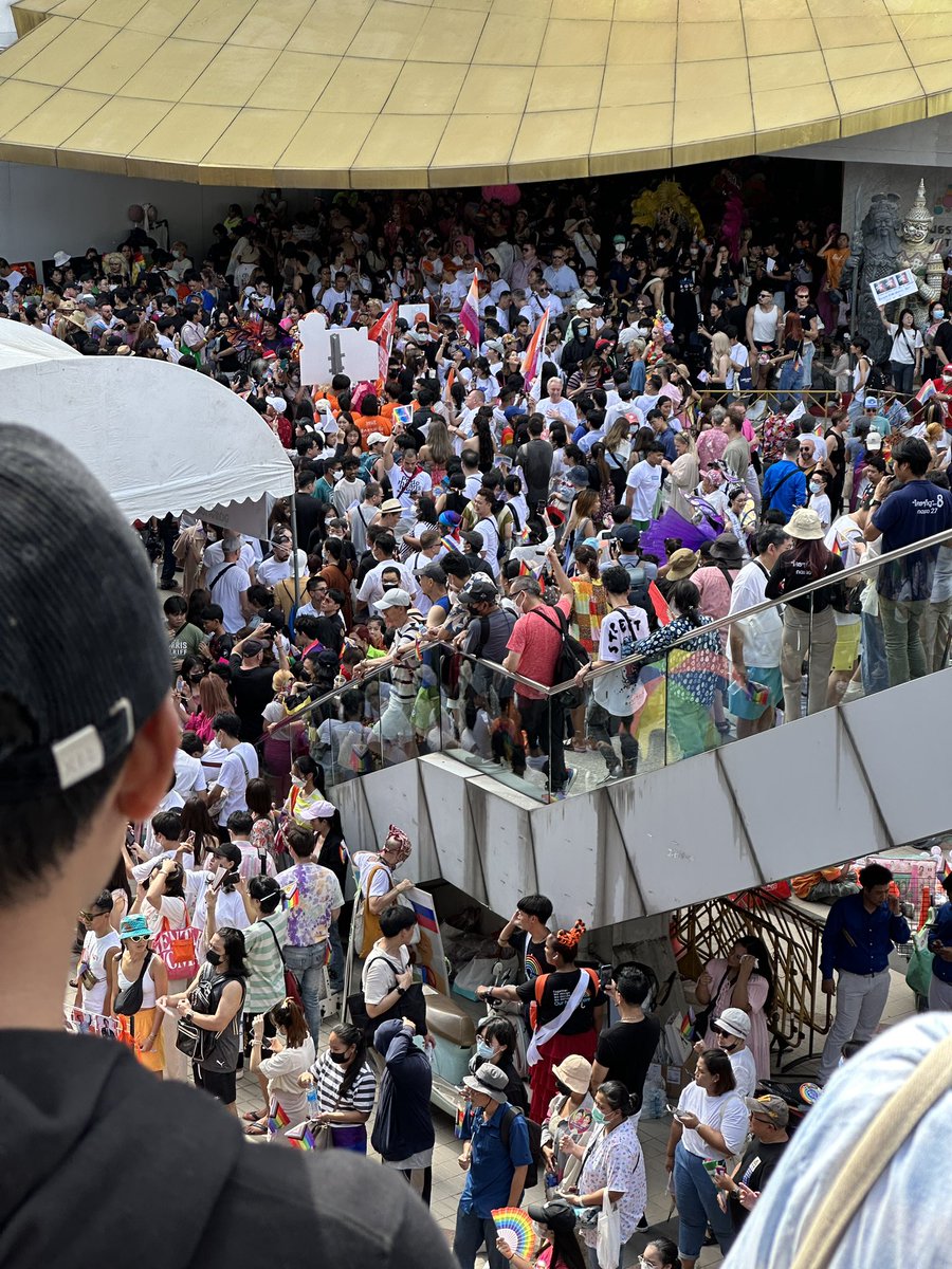 คนเยอะมากกกก #BangkokPride #LGBTQPrideMonth