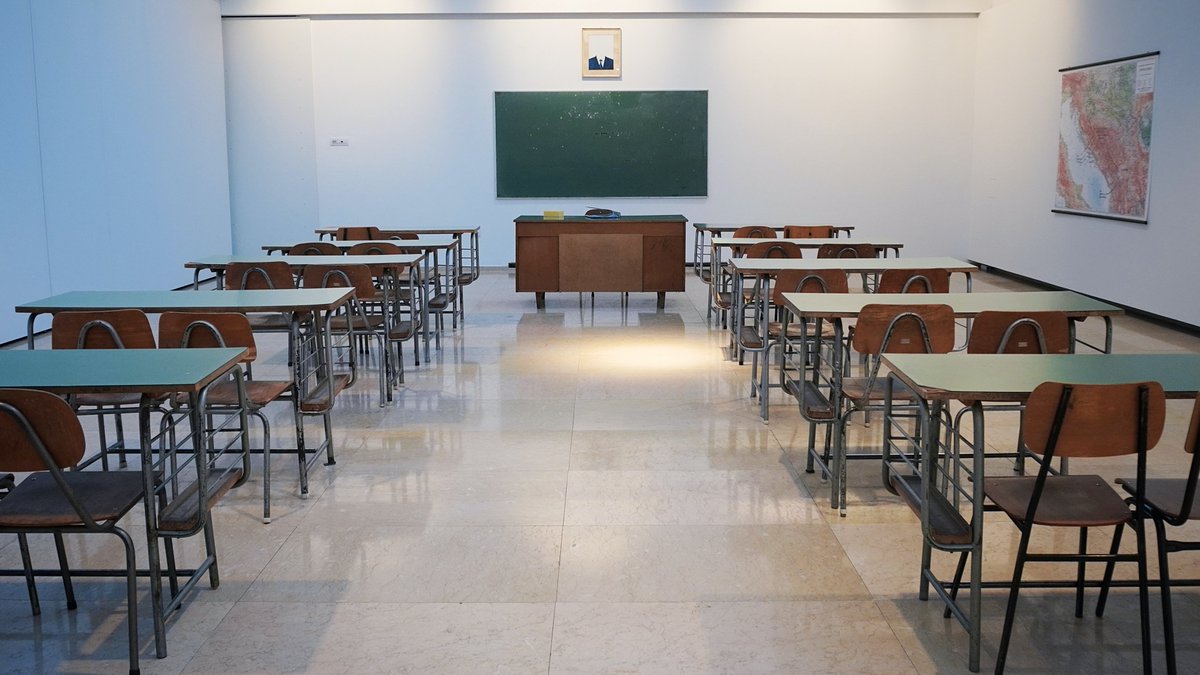 Startup Insider (@startupinsid_er) on Twitter photo 🎓✨ Nächster Meilenstein: ChatGPT hat im zweiten Anlauf das bayerische Abitur bestanden und dabei sogar beeindruckende Noten erzielt. Was bedeutet das für unser Schulsystem? #KI #Bildung #Zukunft
Artikel von <a href="/t3n/">t3n Magazin</a>: bit.ly/3CcXcZ4 🎓✨ Nächster Meilenstein: ChatGPT hat im zweiten Anlauf das bayerische Abitur bestanden und dabei sogar beeindruckende Noten erzielt. Was bedeutet das für unser Schulsystem? #KI #Bildung #Zukunft
Artikel von <a href="/t3n/">t3n Magazin</a>: bit.ly/3CcXcZ4