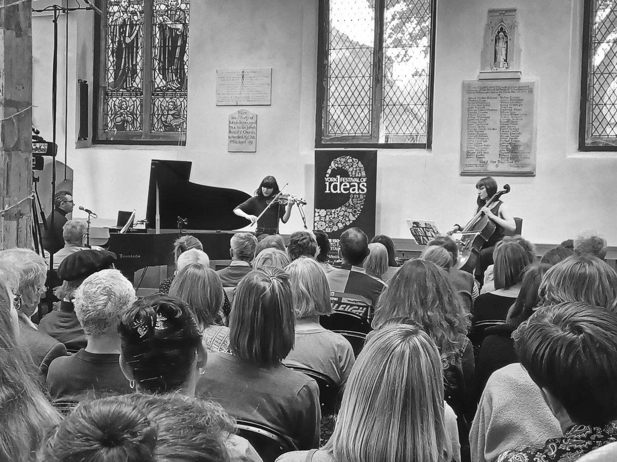 What a beautiful performance by @AnnaPhoebe, @KlaraSchumann_ and @jakedownsmusic last night 🤩 #YorkIdeas
