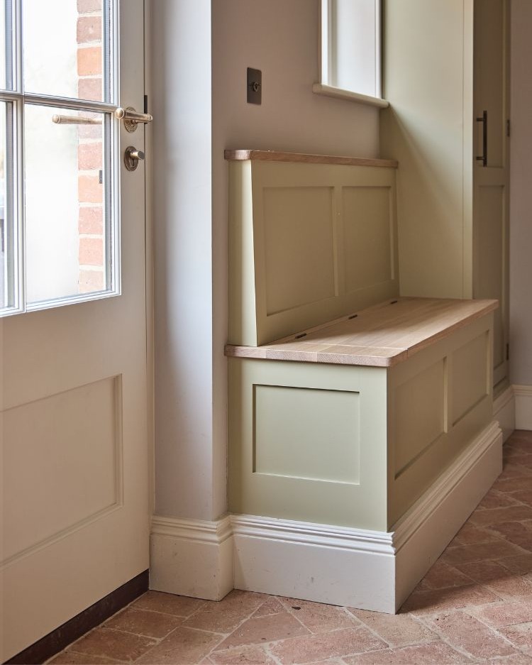 ArtisansDevizes's tweet image. Durable, rustic and a firm favourite within our collections, our Marlborough Terracotta tile works particularly well in boot rooms and high traffic areas. The brick format adds form and structure to this beautiful space by @olivetreerenovations.