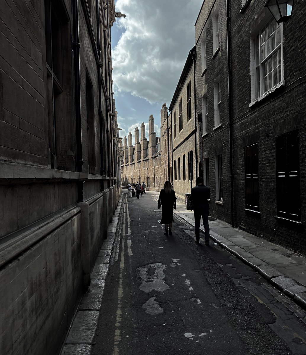 SusanJaneDenman's tweet photo. Wait. #photography, #phroommagazine, #darkshine, #somewheremagazine, #35mm, #nikon, #streetphotography, #shutter, #cameraclub, #focusmagazine, #shutterhype, #shuttermagazine, #photographersoftwitter, #cambridgephotographer, #camera, #cinematicphotography, #cloudscape. https://t.co/6ODnqnEvCv