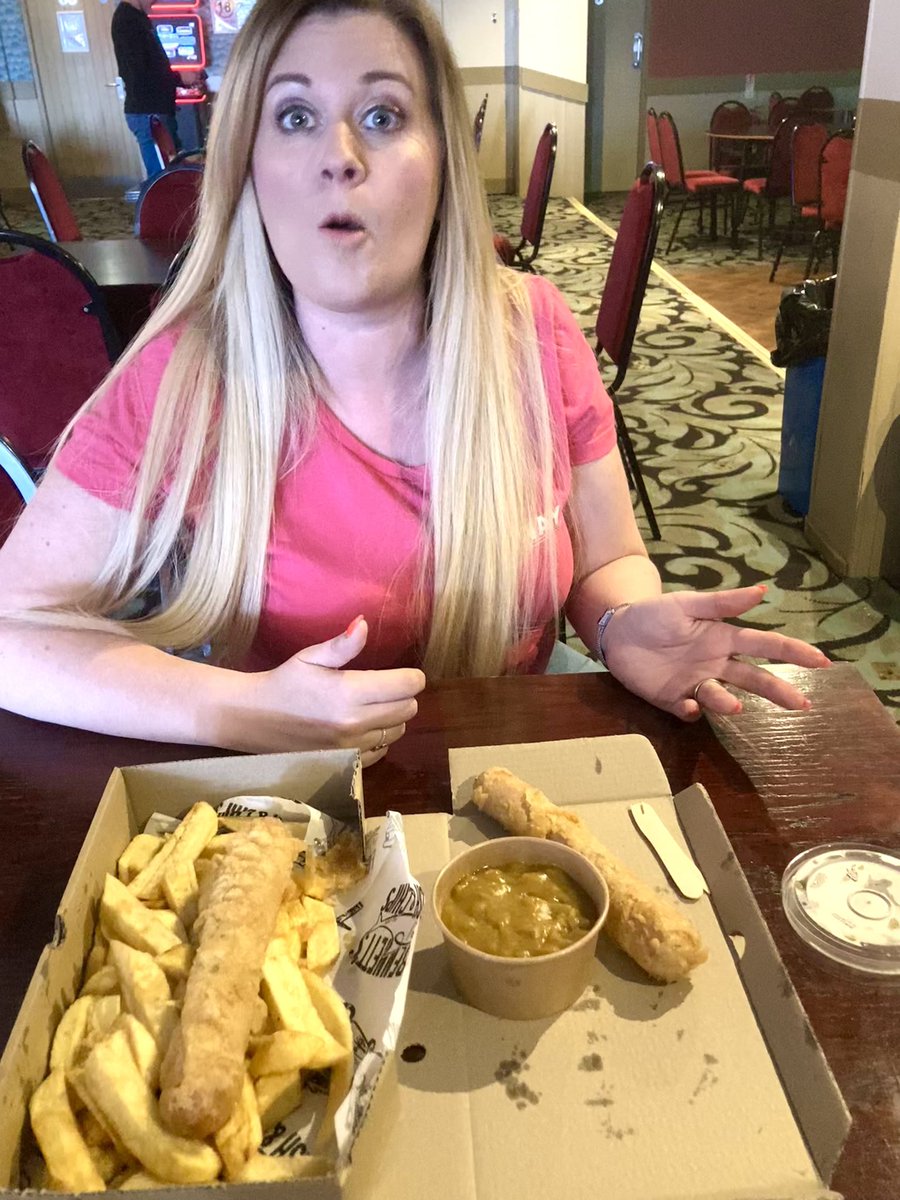 When that big sausage is simply to hot for your mouth Stacey! #ourwayduo #giglife #foodanddrink #inuendo #blondegirls #funny