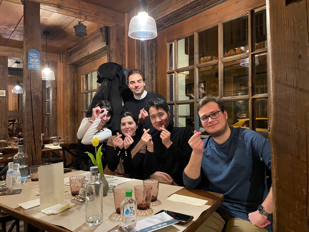 minjae_jun41's tweet photo. #2023TresureHunt 9️⃣ #GBTwriting

These pictures are all my Hungarian friends in Budapest. All my friends were very nice and kind. I miss these friends. https://t.co/HoZzF25piw