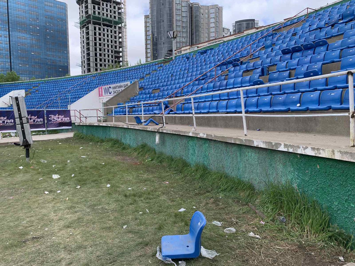 MunkhErdene81's tweet image. Бас л сайхан завааруулж, эвджээ. Манай Хот тохижилтынхон ажил ихтэй л байх шиг байна. Арга хэмжээ зохиож, ашиг орлого олж байгаа нөхдүүдтэй гэрээ байгуулж, эвдсэн зүйлсийг засуулдаг, цэвэрлэгээний зардлыг хариуцуулдаг болох хэрэгтэй юм байна.