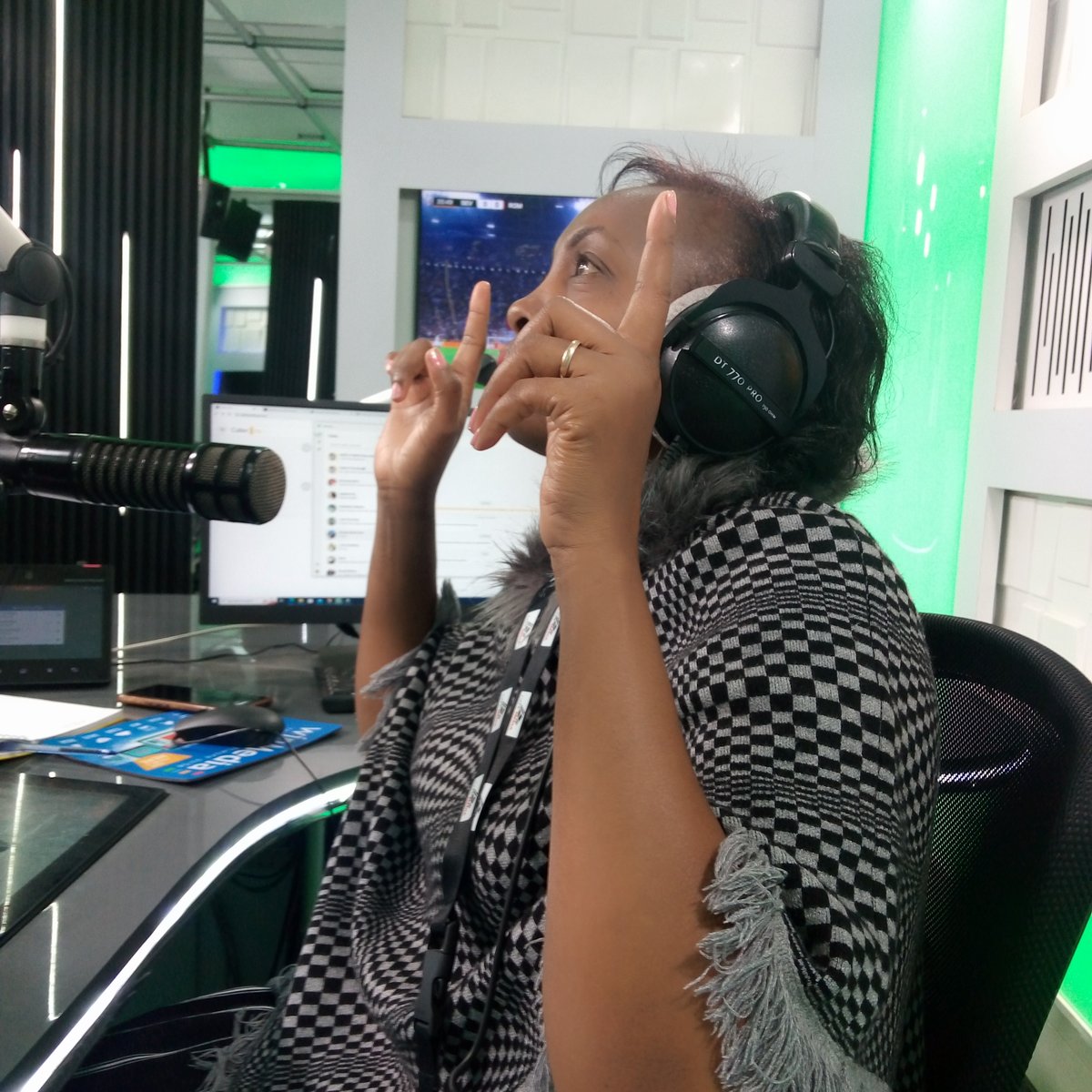 #NenoLaMamaTaifa...MUNGU NDIYE MSAADA TOSHA!
 2 Wafalme 6:26-30..Kuna wakati Mfalme, tajiri, kiongozi, anaweza akakosa msaada sababu yeye ni binadamu  hapa ndipo unajifunza kutegemea Mungu kuwa msaada wako sababu asipotusaidia, nani atakusaidia? Mfanye kuwa msaidizi wako leo.