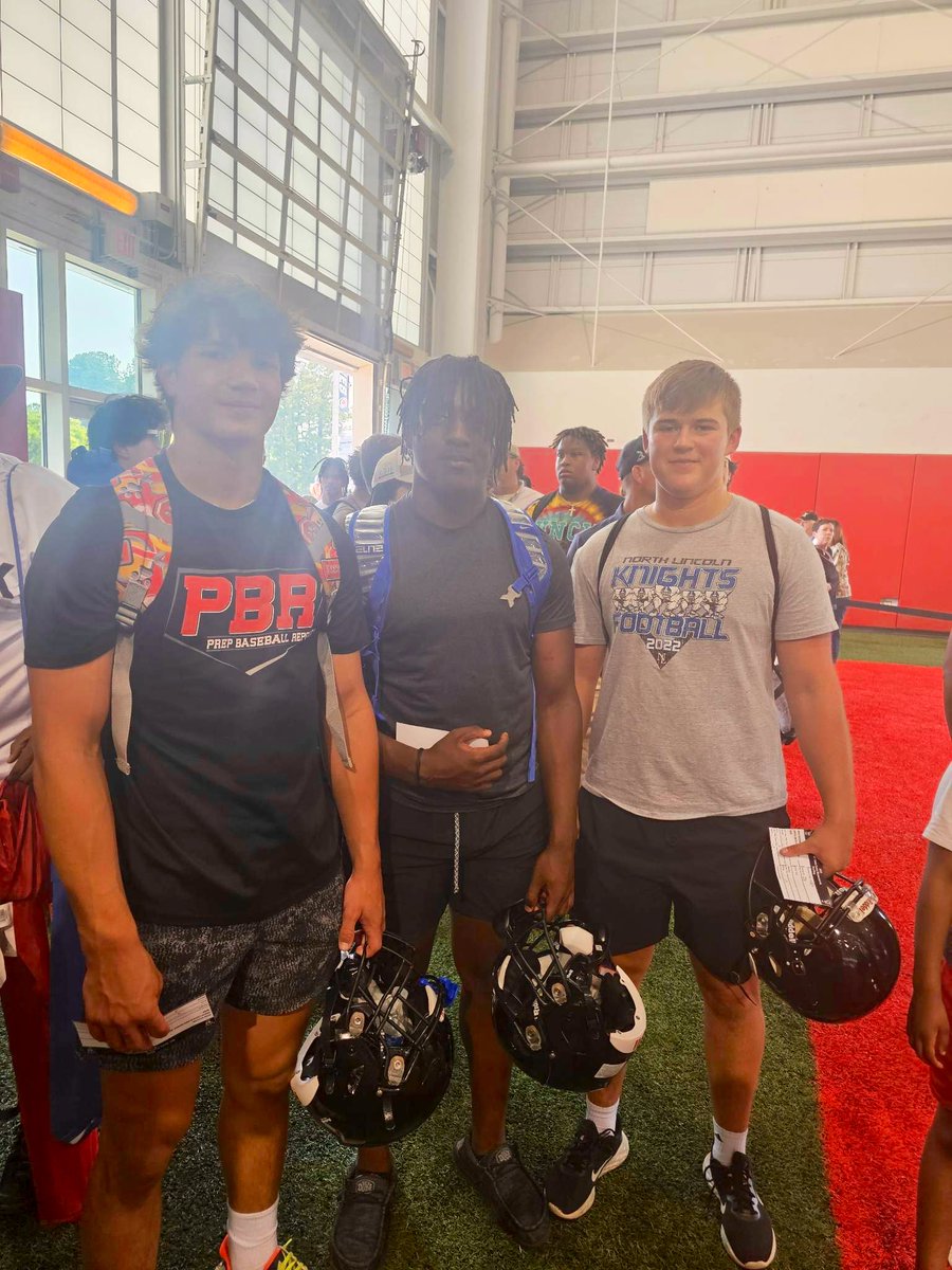 ShannonWingate0's tweet photo. Great day today at NC State with some of my teammates!! @OwenHathaway8 @ryan_bassani @PackFootball @NLHSFOOTBALL18 @CoachGoebbel https://t.co/FY9eU7EO03