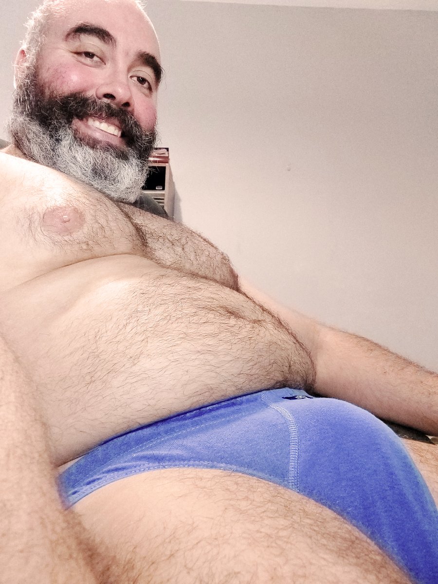 Blue Underwear Bear 🐻💙
#bear #gaybear #gaybears #bearman #musclebear #musclebears #stockybear #bearsoftwitter #gaybeard #beardedgay #oso #osos #huskybear