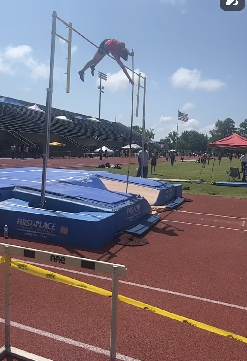 herndonsports's tweet photo. 🐝 Haakon Faeste pole vaults his way to 5th place at the VHSL State Championships - 13 feet! https://t.co/JfPvZsZ5kz
