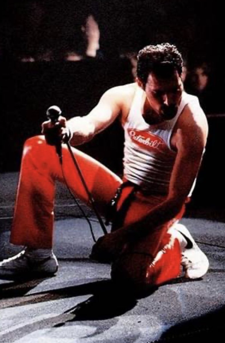 delaverp's tweet photo. @TPostMillennial Maybe the can resurrected Freddie Mercury and get Peterbilt on board and just marry the entire mess! https://t.co/M0zu2VgWZA