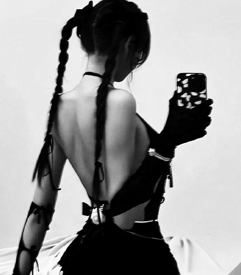 yangpsel's tweet photo. ㅤㅤㅤㅤㅤㅤㅤㅤㅤㅤㅤㅤㅤㅤㅤㅤ
ㅤㅤ夜之女  :  𝙨𝙚𝙡𝙚𝙣𝙖 𝙥. 𝙮𝙖𝙣𝙜 🌙
ㅤㅤ𝘥𝘢𝘯𝘤𝘦 𝘵𝘦𝘢𝘤𝘩𝘦𝘳. 𝟸𝟶𝟶𝟶. 
ㅤㅤ𝗯𝗶. 𝘴𝘸𝘪𝘵𝘤𝘩. 𝘷𝘦𝘳𝘴. 𝘯-𝘮𝘰𝘯𝘰.
ㅤㅤ( 🇨🇳+🇲🇽 ) 𝘩𝘢𝘳𝘥&amp;𝘴𝘰𝘧𝘵 𝘬𝘪𝘯𝘬𝘴.

ㅤㅤㅤㅤㅤㅤㅤㅤㅤㅤㅤㅤㅤㅤㅤㅤ https://t.co/Iw2Q6T7yL8