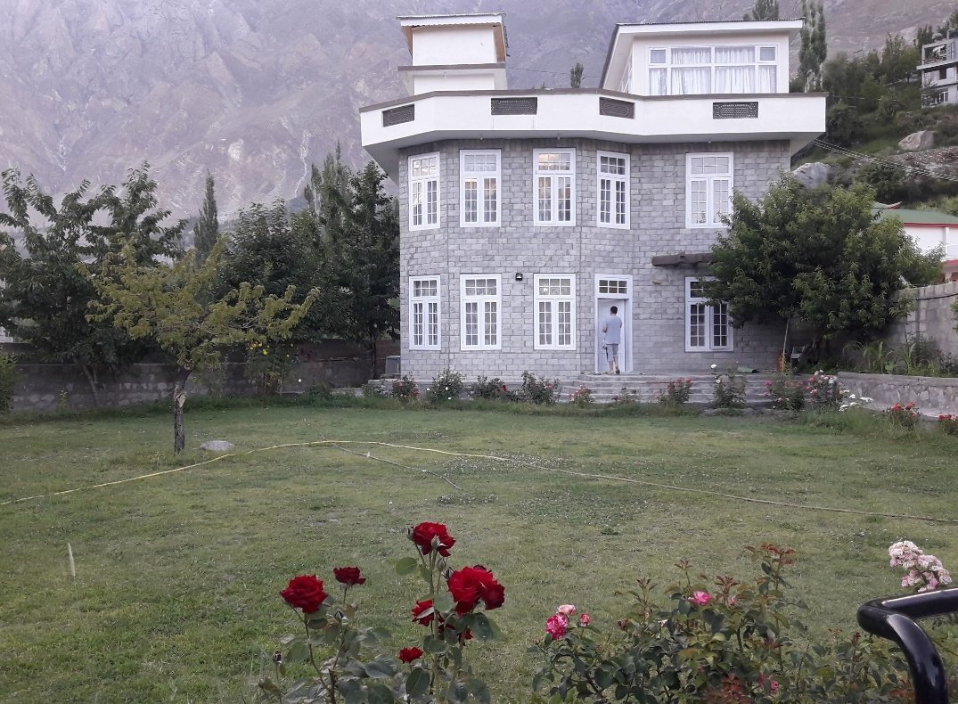 nishatriaz's tweet photo. Saddened  that some Pakistani tourists broke into our place in Hunza to get cherries, breaking branches of cherry trees and throwing litter around.

Hunza is known for hospitality and generosity of its local people. We offer fresh fruits and vegetables to our guests and tourists with a smile.

I wish they had asked or even took the fruit, leaving trees and the place intact.
We welcome responsible tourism and say no to nature terrorism.