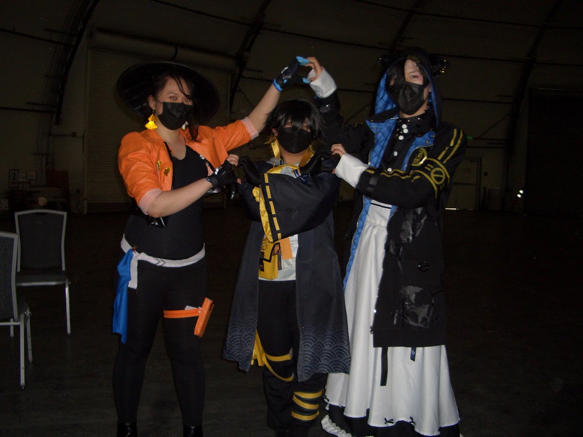 fellow holostars cosplayers i met at the hololive meetup!
(these shots were taken on my old digicam so the quality didn't turn out the best（πーπ）i wish it did better in low light)
#Holostars #fanime #Fanime2023