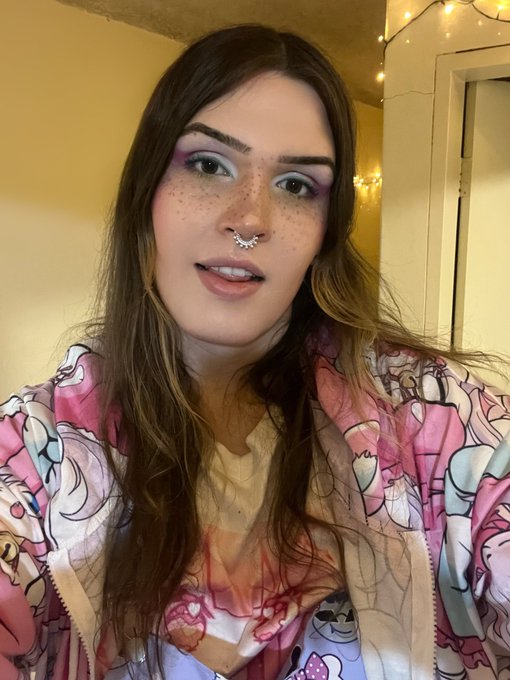 My makeup for my friend Nyx&rsquo;s birthday 💕💖💕💖 https://t.co/x8NnXw4PLP<a href="/tag/newprofilepic"class="tags"><span>#newprofilepic</span></a>