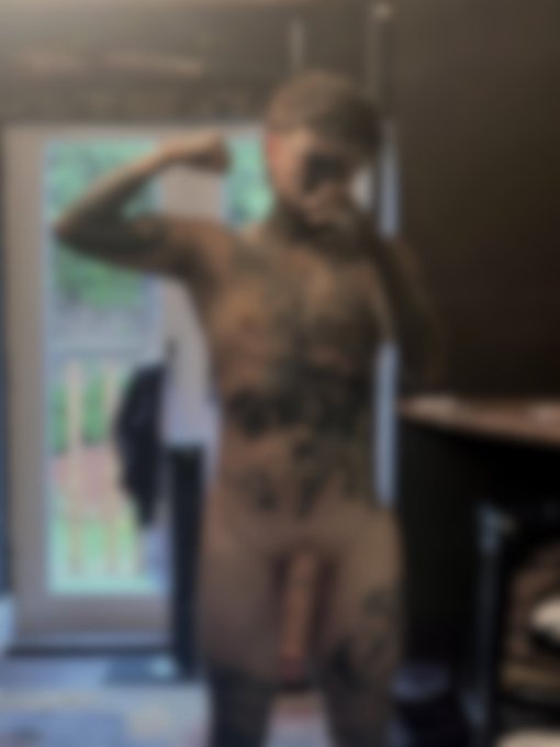 all my crushes joined my OF at once, so I made it free for 100 people https://t.co/4TWatOLPNG https://t