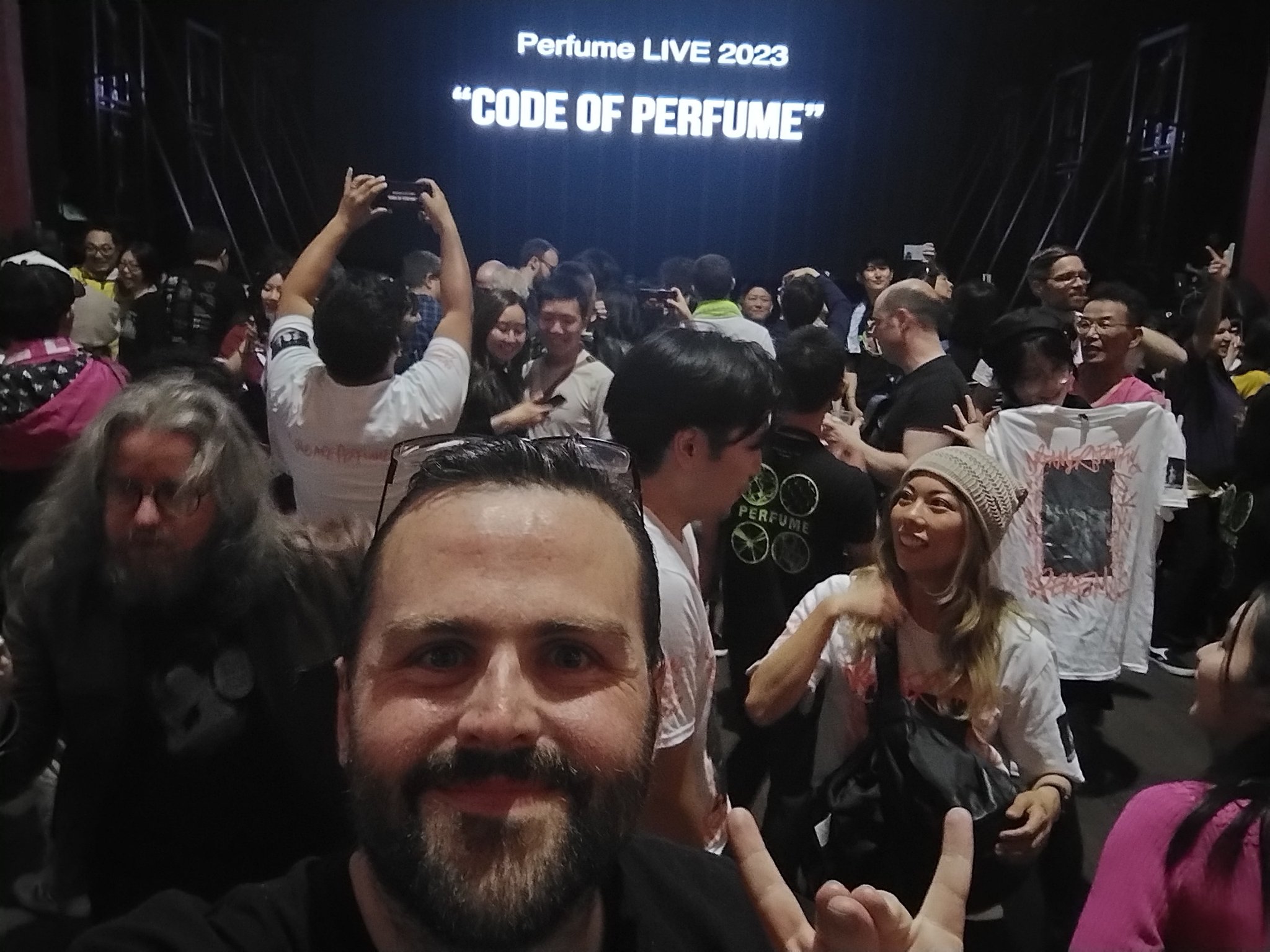 metal-on-twitter-awesome-night-at-the-perfume-show-in-london