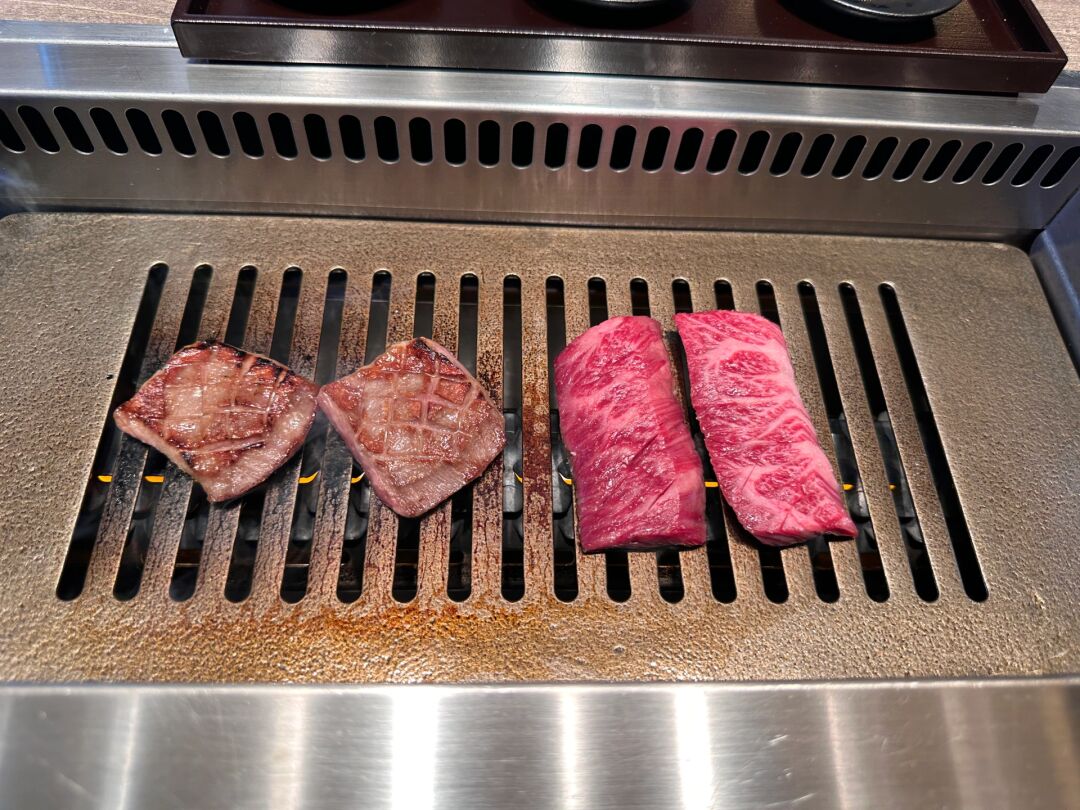 I love to travel and love food more😁😁😁