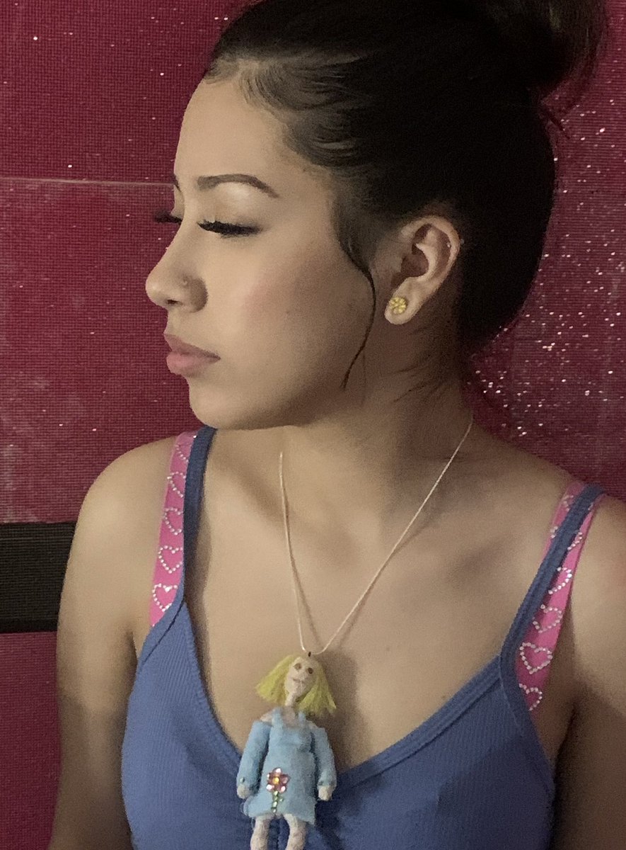 VidaDolls's tweet photo. My sister in the pregnant doll necklace #vidadolls #model 😍💋💞🖤 https://t.co/AmyOFXpG5d