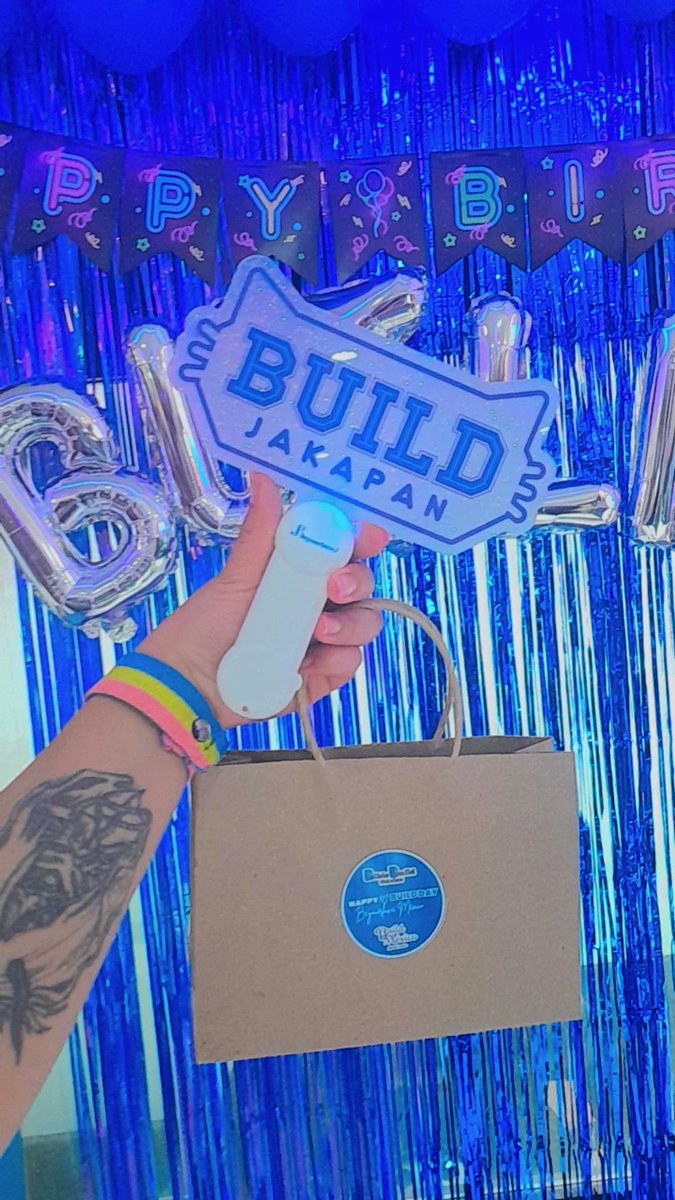 JakeB4rever
#TheRebornBuild
#BuildJakapan
#HappyBuildDay
#BuildJakapan