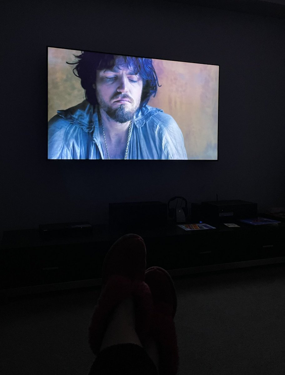 _Virginia_Plain's tweet image. Watching #TheMusketeers for the 3rd time. #Athos #TomBurke •••• ⚜️Ah .. sigh⚜️