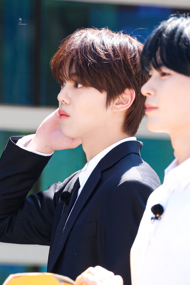 GYUVIN_kr's tweet photo. 230531 먹짱 🥐
#김규빈 #제로베이스원 #ZB1 #ZEROBASEONE https://t.co/mKSjhOaCha