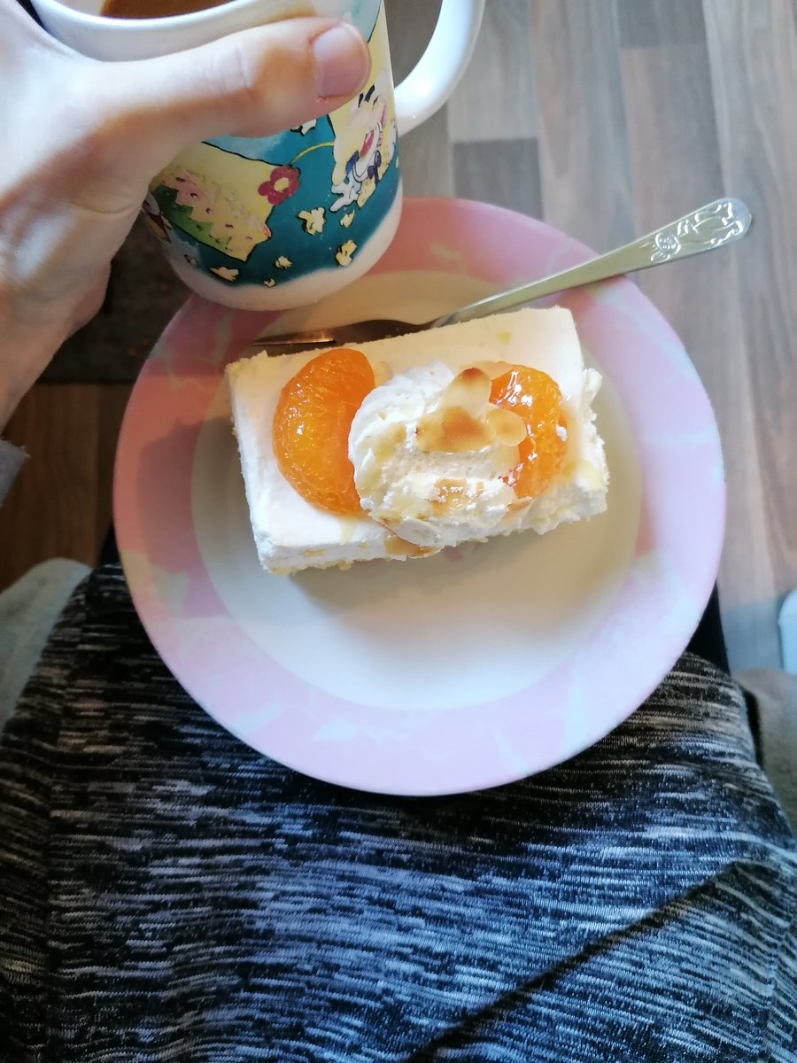 Michellesdirty's tweet image. Frühstück für Mama🎀🎀 Kaffe und Kuchen 🎀❤ Gelüste 🤤🤤