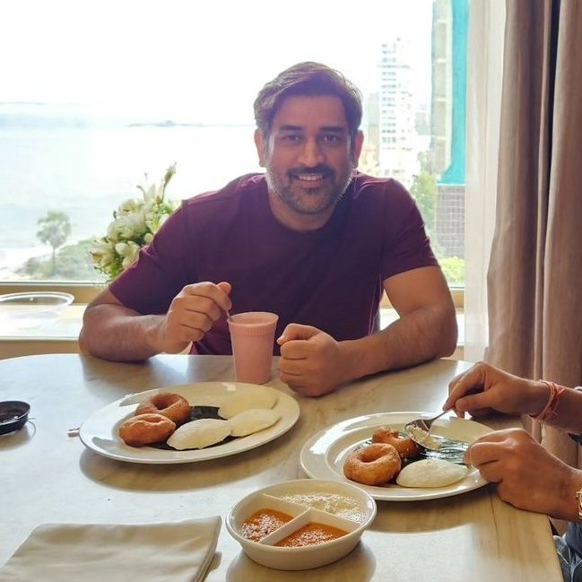DHONIism's tweet photo. Latest picture of MS Dhoni 🥺❤️

@MSDhoni #MSDhoni #WhistlePodu https://t.co/AMxKVY5usg