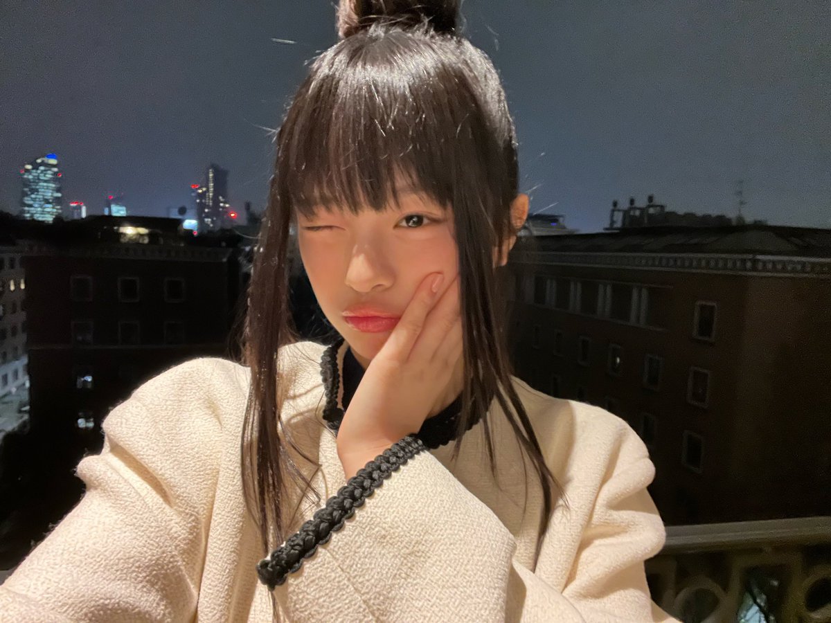 Lovely Night in Milan🌃

#NewJeans #뉴진스 #HANNI #하니
#Year_of_NewJeans