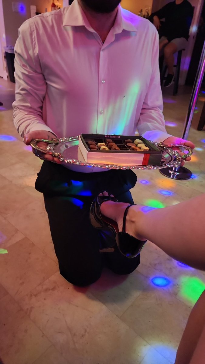 Findom Tweets on Twitter: "Beautiful @Goddesskatmarie is born to be worshipped. It is our duty