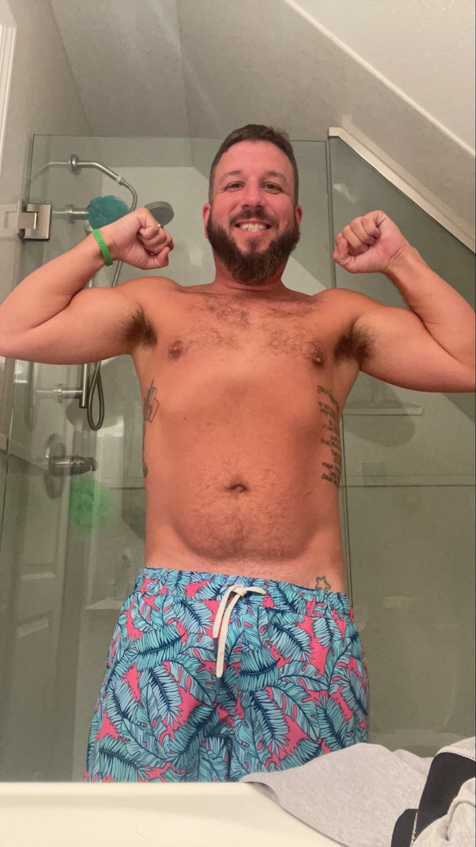 showmeguyz's tweet photo. It’s lake season !!!! https://t.co/CveYVJcG09