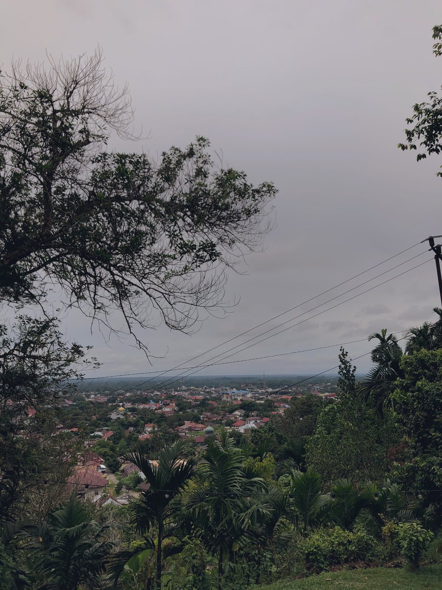 earthcodee's tweet image. Jauh-jauh kesini cuma untuk minum 😭🤟