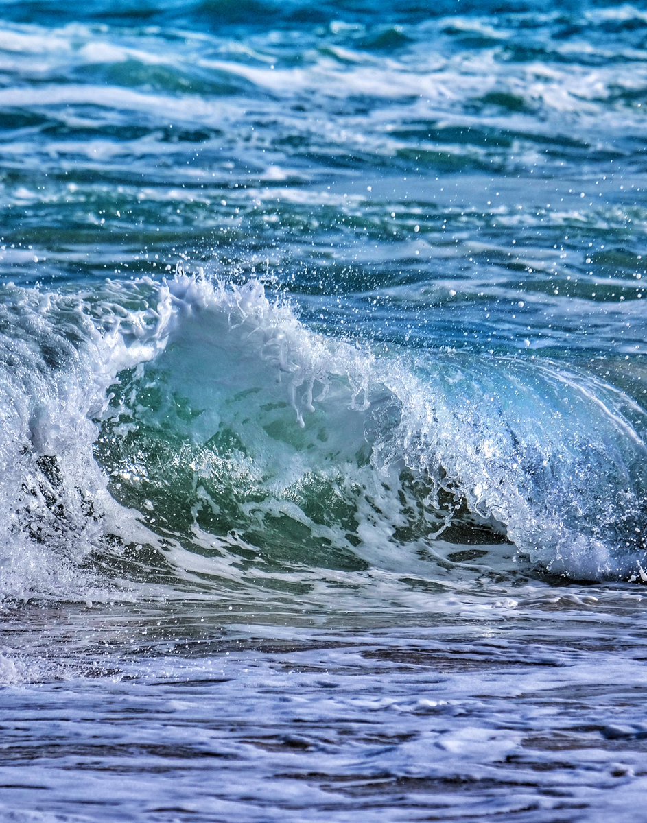 Just waves.
#cornwall #kernow #lovecornwall #uk #explorecornwall #cornishcoast #sea #ocean #visitcornwall #greatbritain #capturingcornwall #stives #stivescornwall #sky #marine #stivesbay #sky #beach #waves #cornwallcoast #surf #bigwaves #oceanphotography #nature @beauty_cornwall