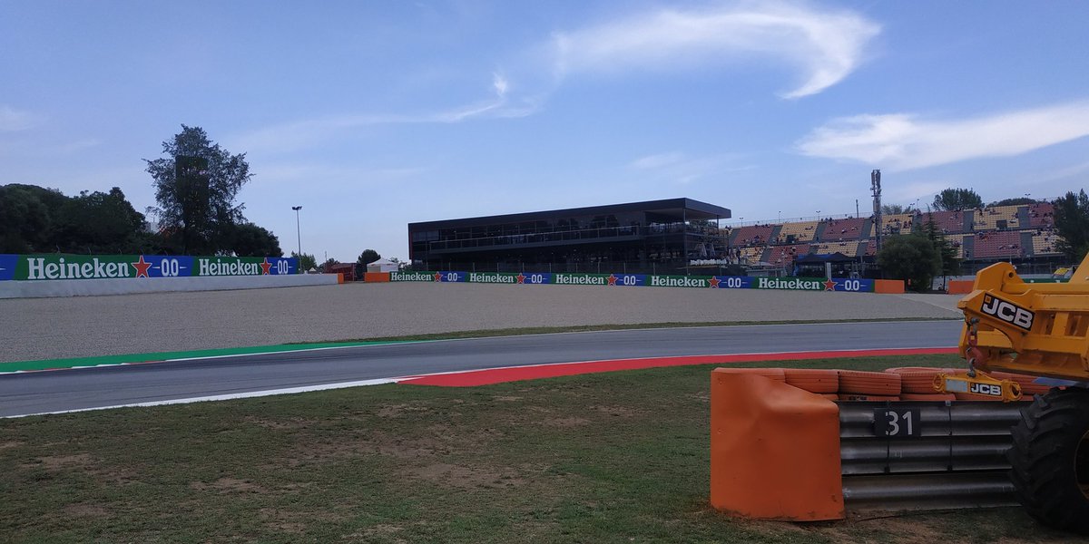 <a href="/thegptrips/">Grand Prix Trips 🏁</a> <a href="/Circuitcat_es/">Circuit de Barcelona-Catalunya</a> En las curvas 7/8. Fotos del viernes