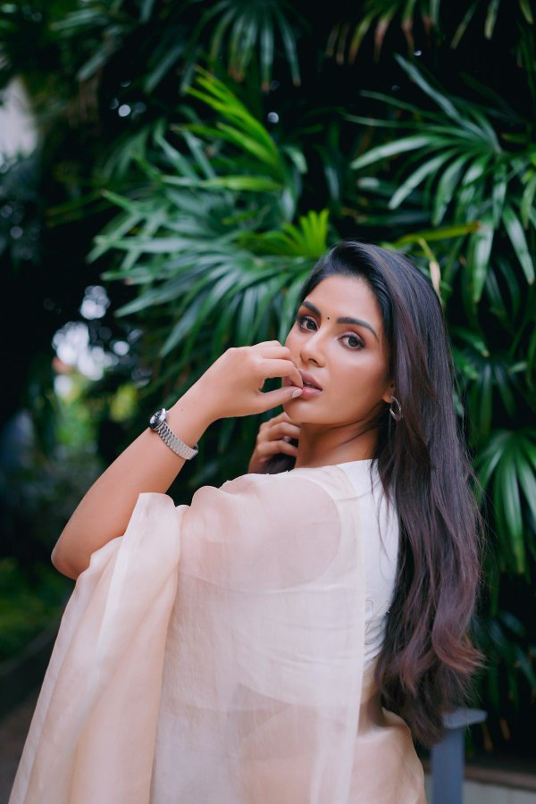 FxwmsZeacAA0qw_?format=jpg&name=900x900