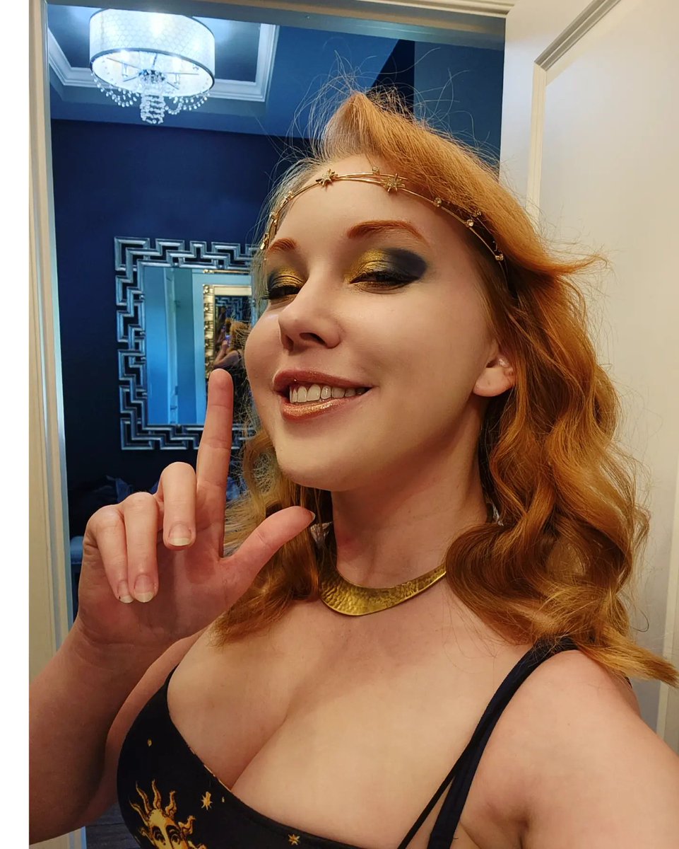 Imma star queen bby ⭐️ I give u light through the deep darkness of space. I am the sun. The moon. The constellation. Pointing you home.