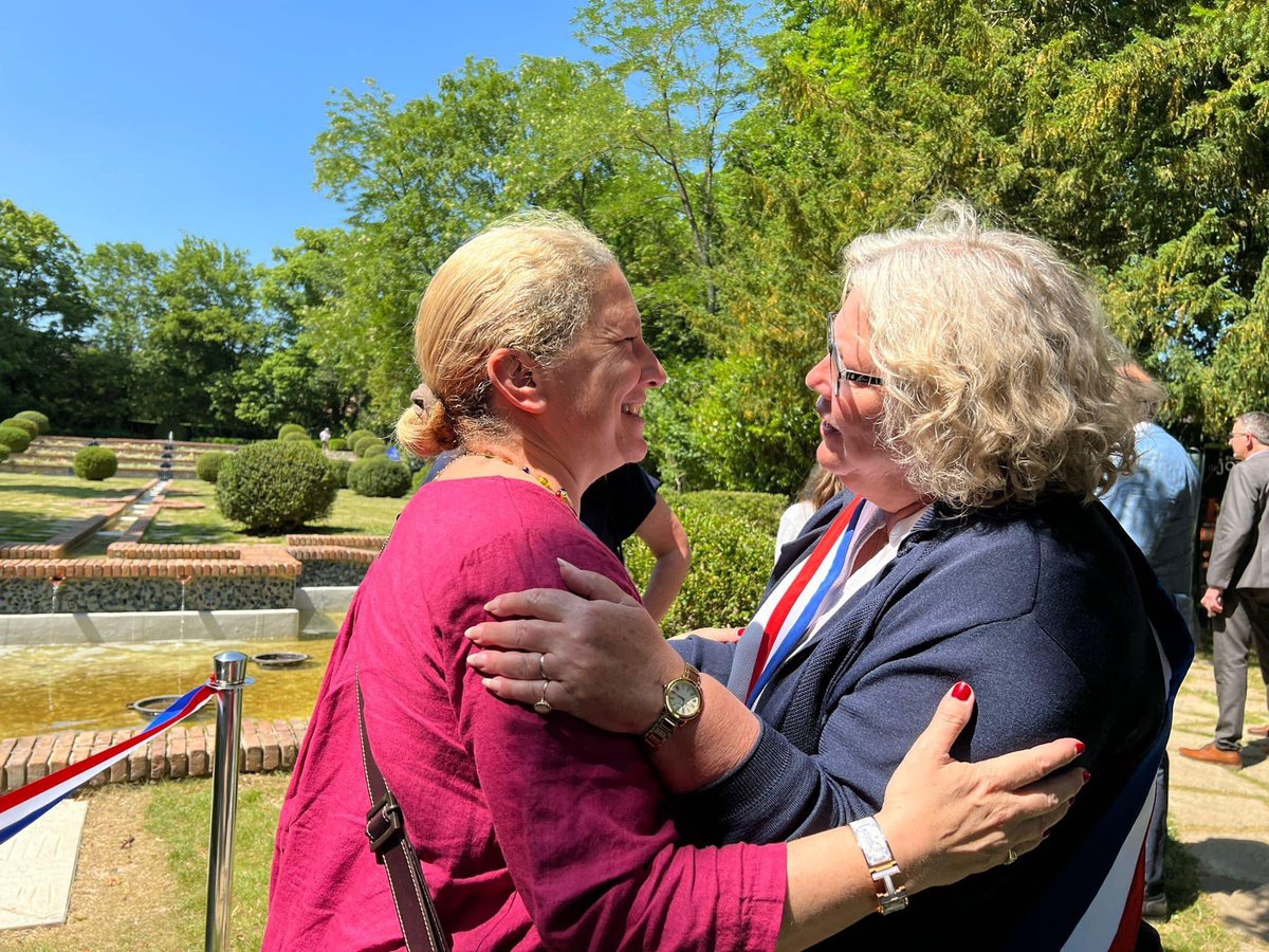 Laure Darcos tweet media