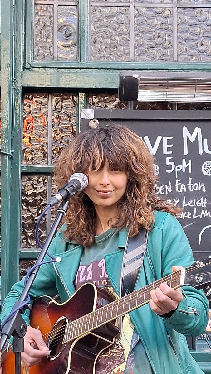 Crazydude10Dm's tweet image. @BR00KELAW from @boroughmarket Market porter put on by @Success_Express