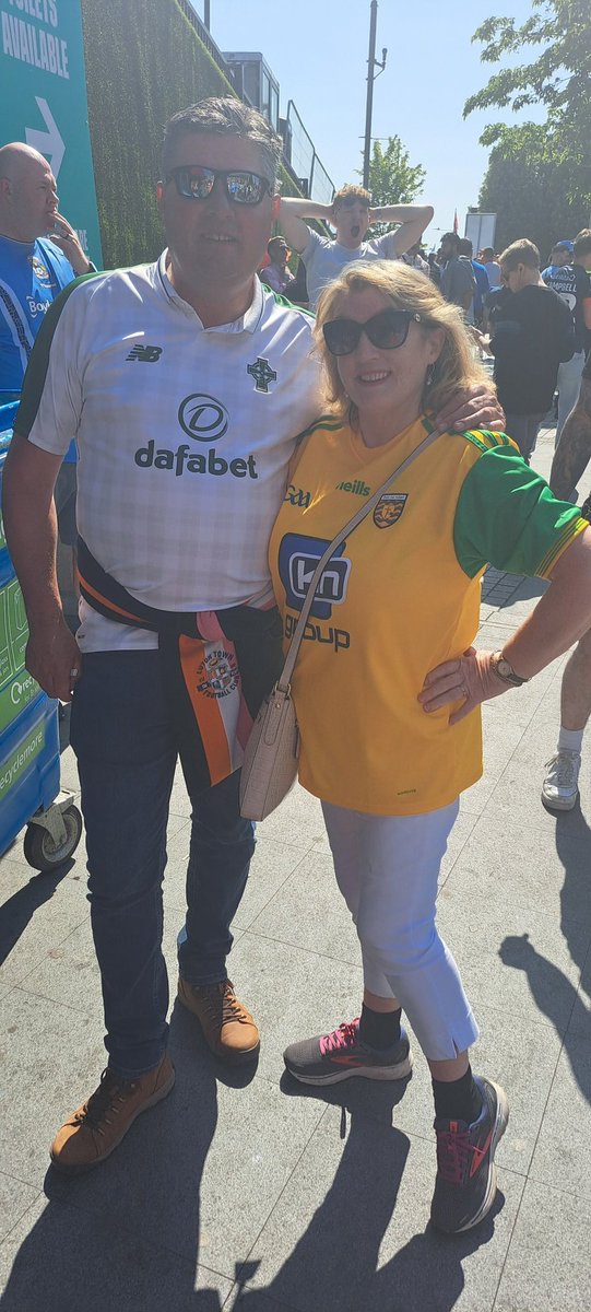 michealob67's tweet photo. @Celtic  and @donegalgaa at @wembleystadium supporting @LutonTown https://t.co/dlL3vhu2E2