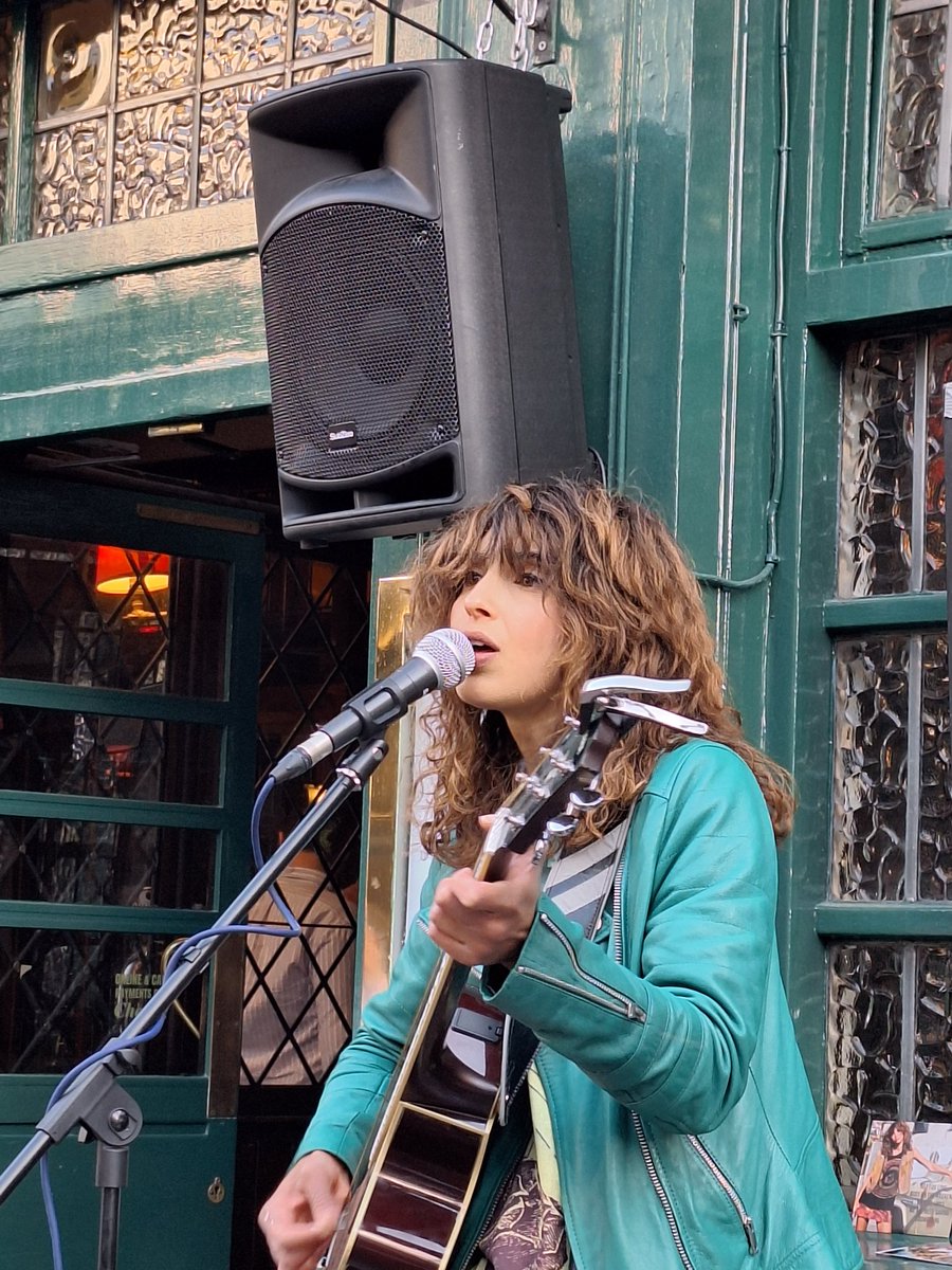 <a href="/BR00KELAW/">BROOKE LAW</a> from @boroughmarket Market porter put on by <a href="/Success_Express/">Success Express</a>