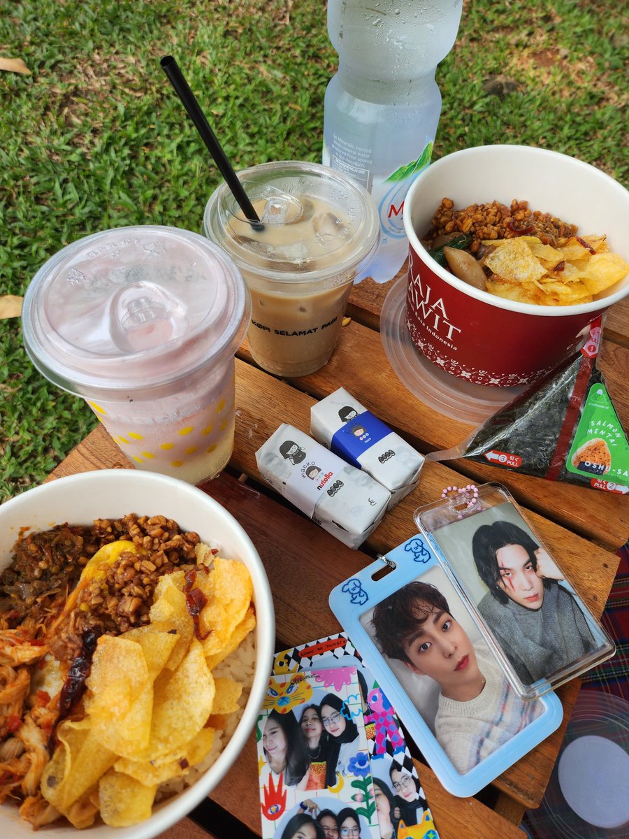 plushiken's tweet photo. picnic date with @kurokewn @kenmaluuv (maap gak ada kuroken2nya) https://t.co/ailx1joXMb