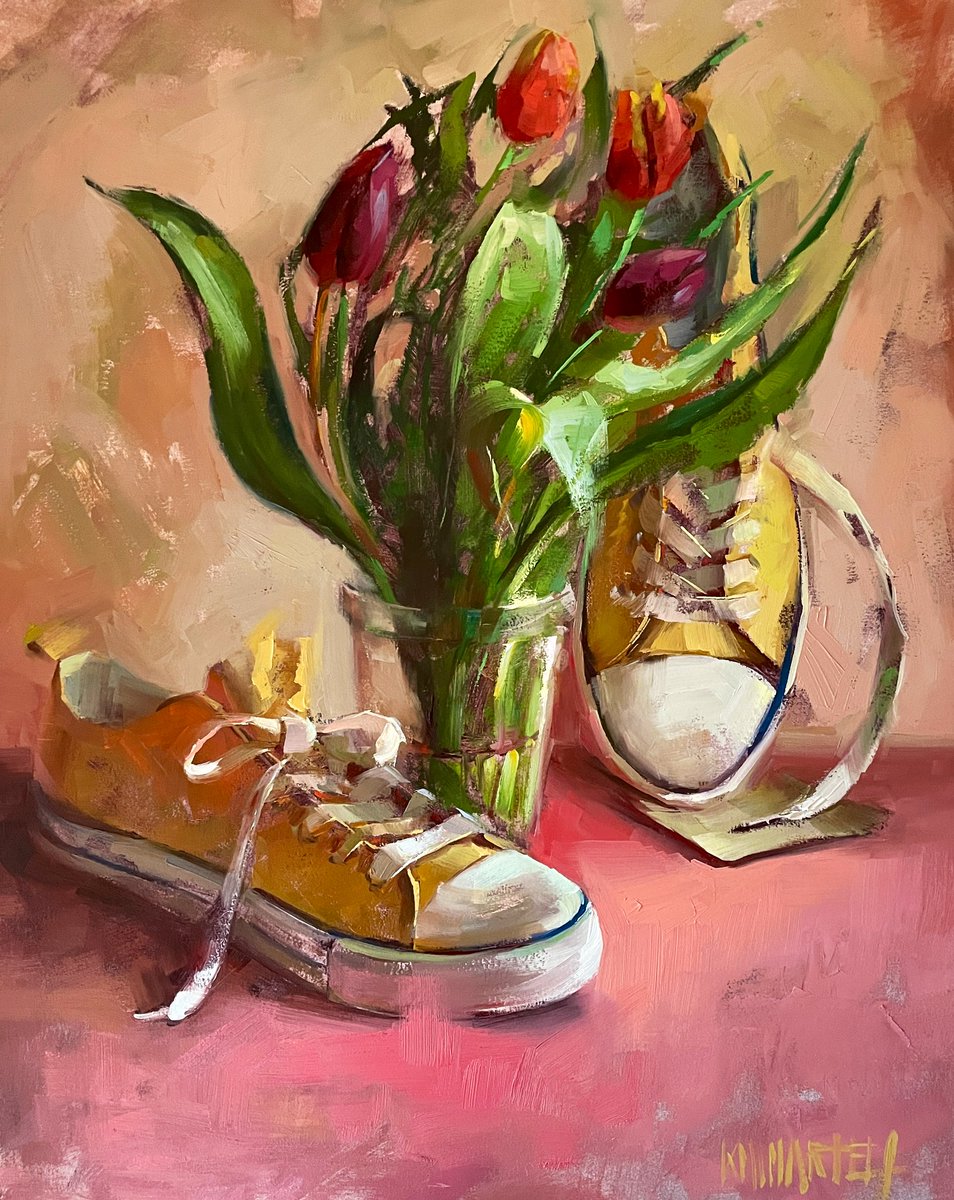 “With Love, from Me to Shoe” -  35x45cm - oil on canvas 
.
This one will be exhibiting at the SWA annual exhibition next week in London! 😄
.
#oilpainting #stilllife #sneakers