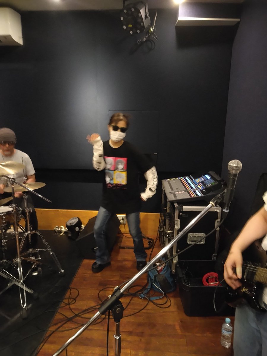 ワンナイトカーニバルを踊る茶太郎(？)